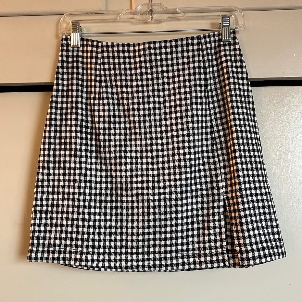 Black and white plaid skirt